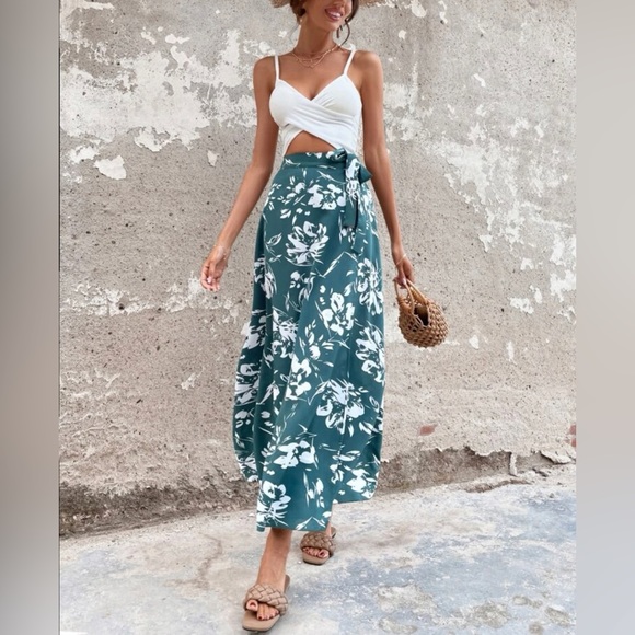 Floral Print Belted Wrap Skirt - Picture 6 of 7